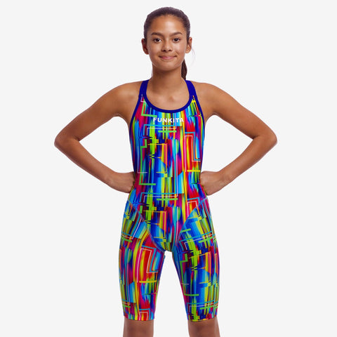 GIRLS FAST LEGS THE GLITCH