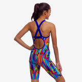 GIRLS FAST LEGS THE GLITCH