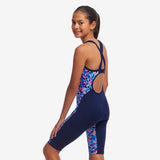 GIRLS FAST LEGS WARP TOUR