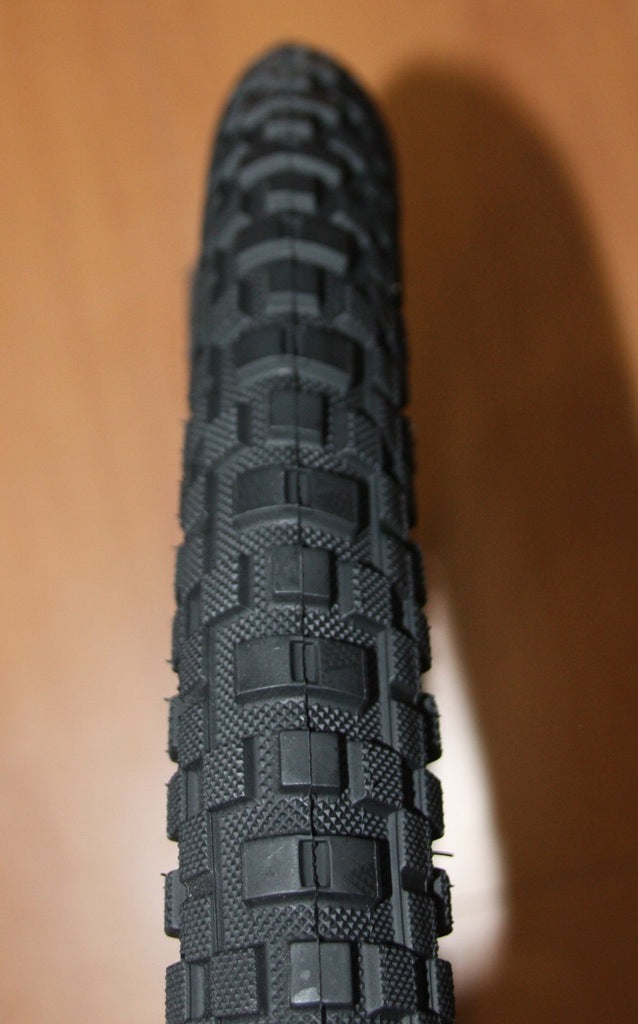 TYRE 20X 2.10 BLACK WITH SKIN WALL PREMIUM "EVIL CLOWN"